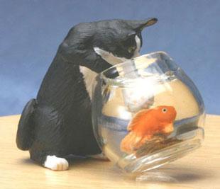 Image of Dollhouse Miniature Socks Cat w/Fish Bowl FCA1428SK