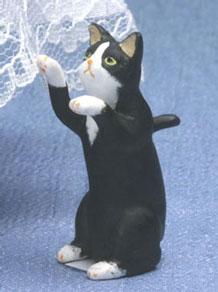 Image of Dollhouse Miniature Cat, Socks FCA2106SK